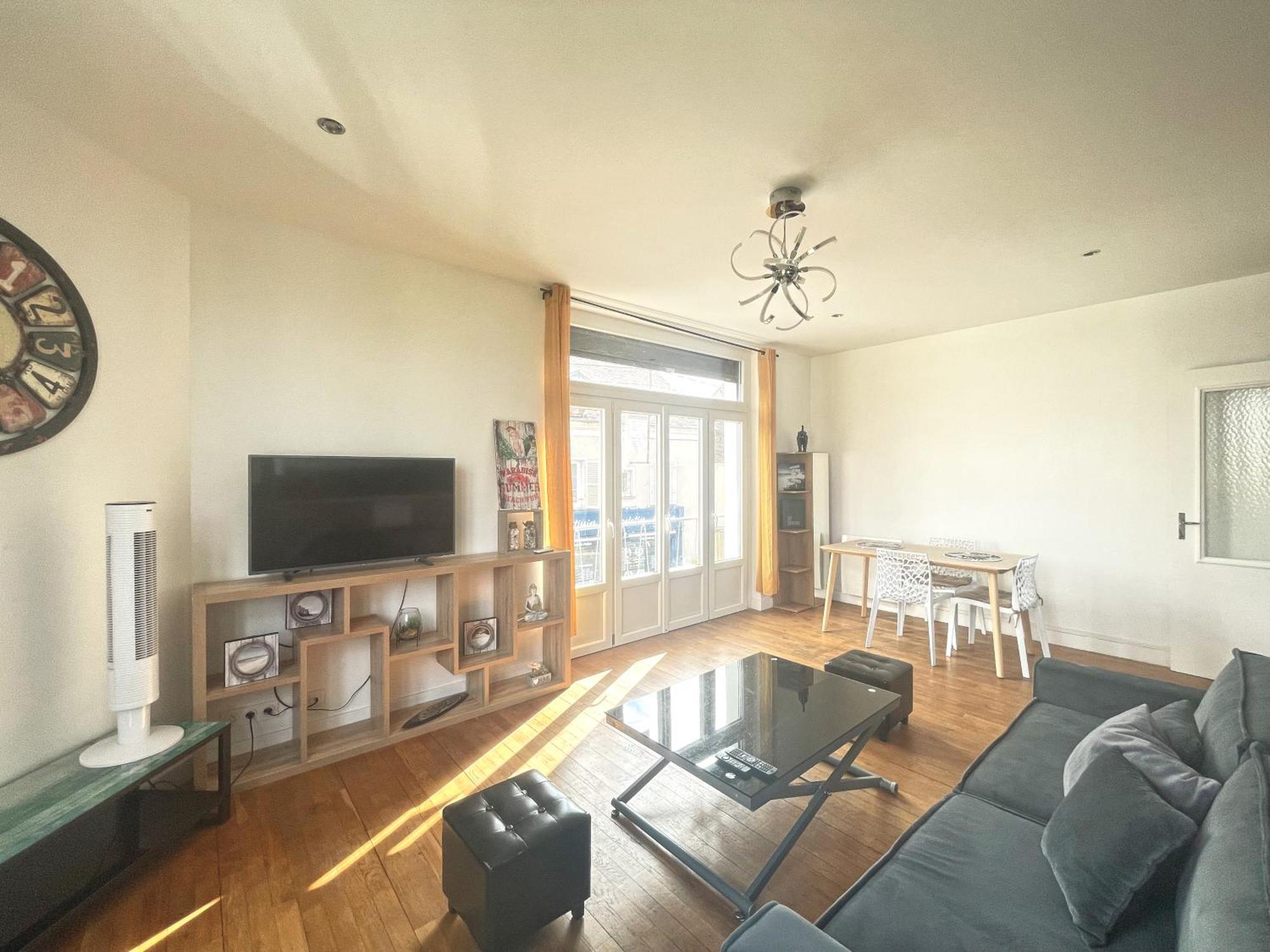 Grand T2 Renove - Bord Du Canal - Commerces A Pied *